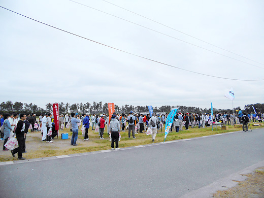 浜松市「中田島砂丘」で海岸清掃を実施しました