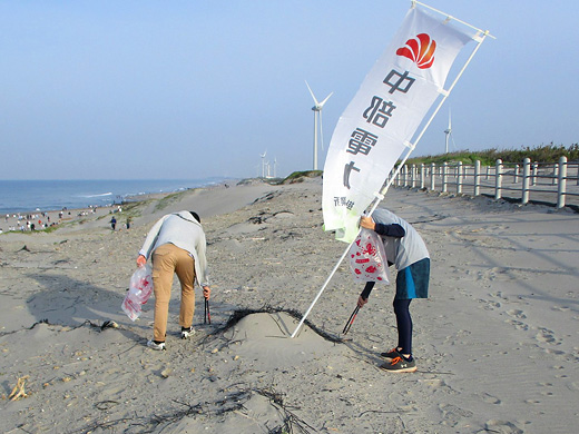 掛川市「千浜海岸の清掃活動」に参加しました