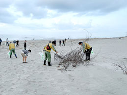 掛川市「大須賀大東区域の海岸一斉清掃」へ参加しました