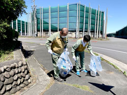 「半田市緑地公園」の海浜清掃を実施しました