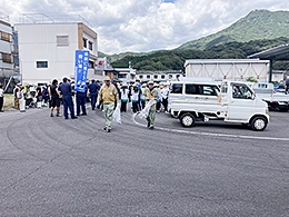 「尾鷲港岸壁一斉清掃活動」に参加しました