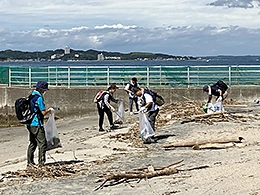 日間賀島「サンセットビーチ」の清掃活動をおこないました