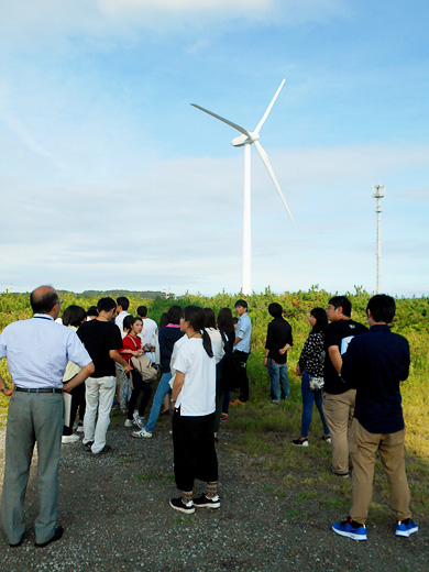 御前崎風力発電所見学の様子