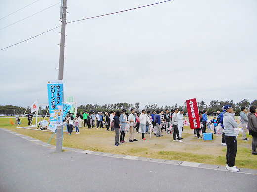 中田島砂丘での海岸清掃活動の様子2