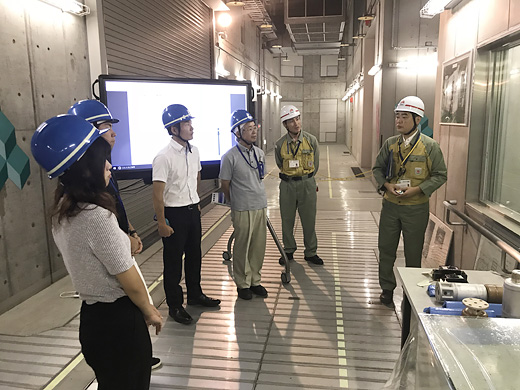 名城変電所見学会の様子