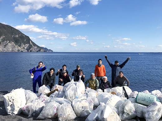 拾い集めた沢山のゴミ