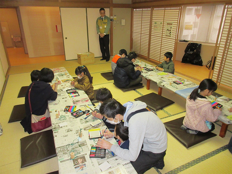 東山動植物園正門前の花壇づくりの様子3