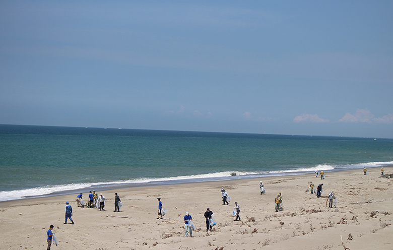 御前崎市「浜岡砂丘の海岸清掃」を実施しましたイメージ