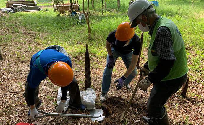 生物多様性に寄与する竹林管理のお手伝いを実施の様子2