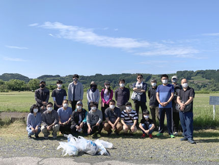 島田市主催の「河川・海岸統一美化運動」に参加の様子