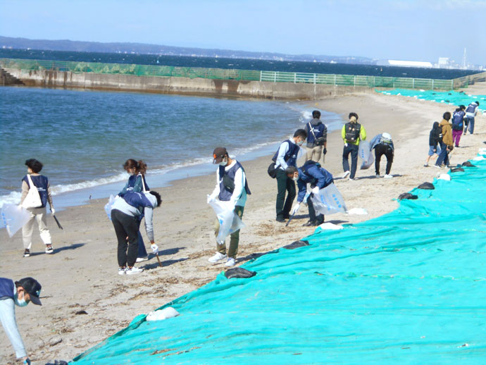 日間賀島「サンセットビーチ」周辺の清掃ボランティア活動を実施しましたイメージ
