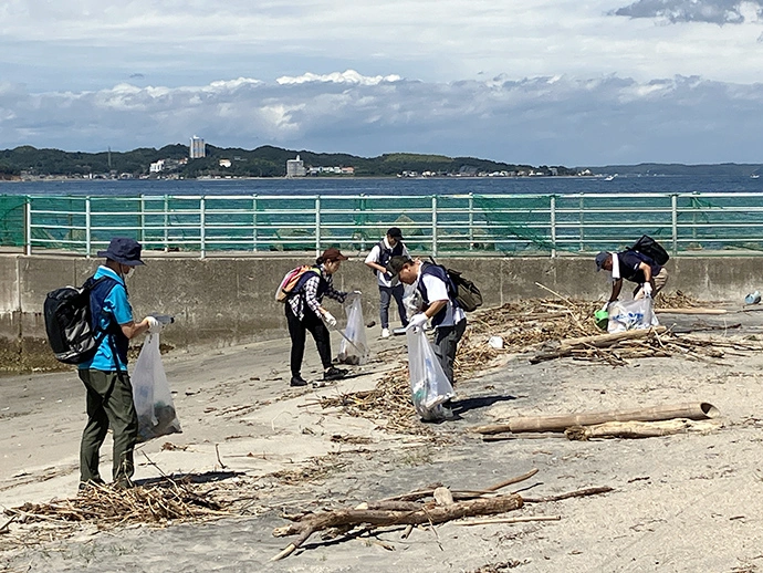 日間賀島「サンセットビーチ」の清掃活動をおこないましたイメージ