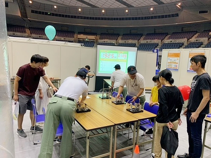 手回し発電機