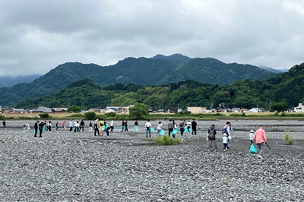 安倍川の清掃活動