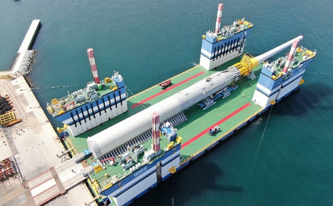浮体式洋上風力発電所の実現に向けて「五島市沖洋上風力発電事業 海上風車組立作業を開始」イメージ