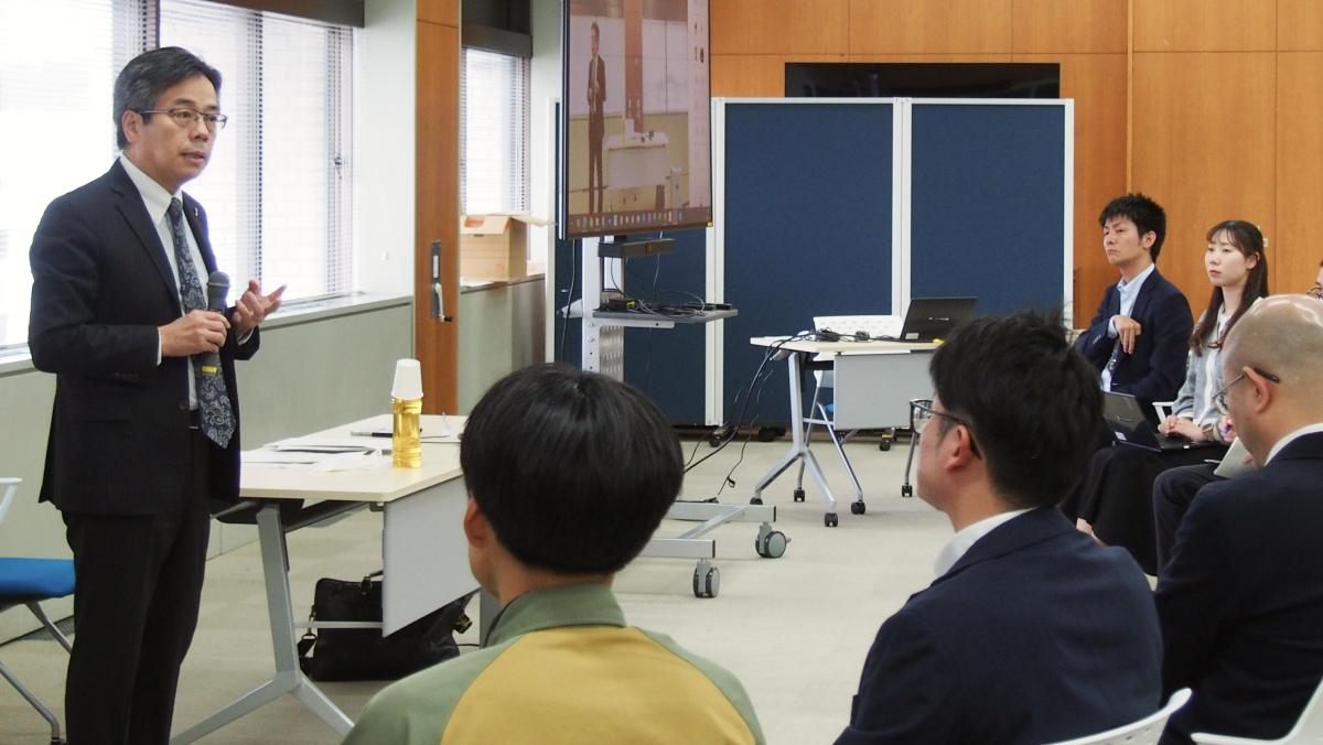 林社長と現場社員の意見交換の様子