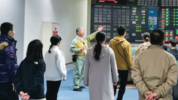 浜岡原子力発電所における発電所見学会の様子