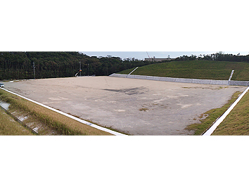 海抜30mの緊急時淡水貯槽設置工事の様子(敷地整地) 2012年10月11日