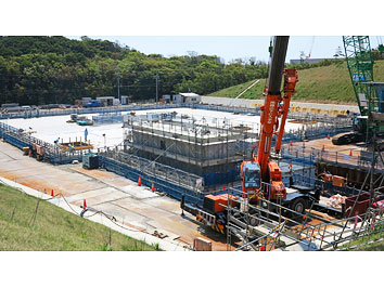 緊急時淡水貯槽設置工事の様子 2014年4月24日