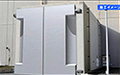 建屋外壁の防水構造扉の信頼性強化工事などの様子（2012年5月）の写真
