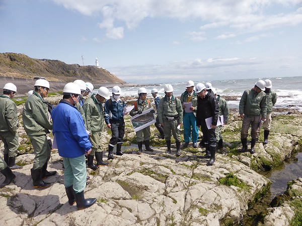 現地調査の様子(浜岡原子力発電所 敷地周辺)2