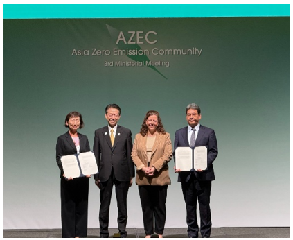 The scene from the signing ceremony of the 3rd AZEC Ministerial Meeting from left to right The scene from the signing ceremony of the 3rd AZEC Ministerial Meeting from left to right