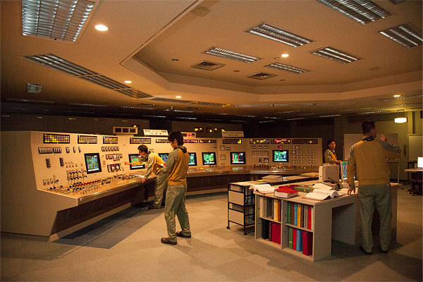 Training at the Simulator Room (Hamaoka Nuclear Power Station) (photo)
