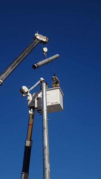 Installation training of the prefabricated utility pole (photo)