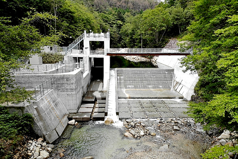清内路水力発電所(大平黒川えん堤)外観
