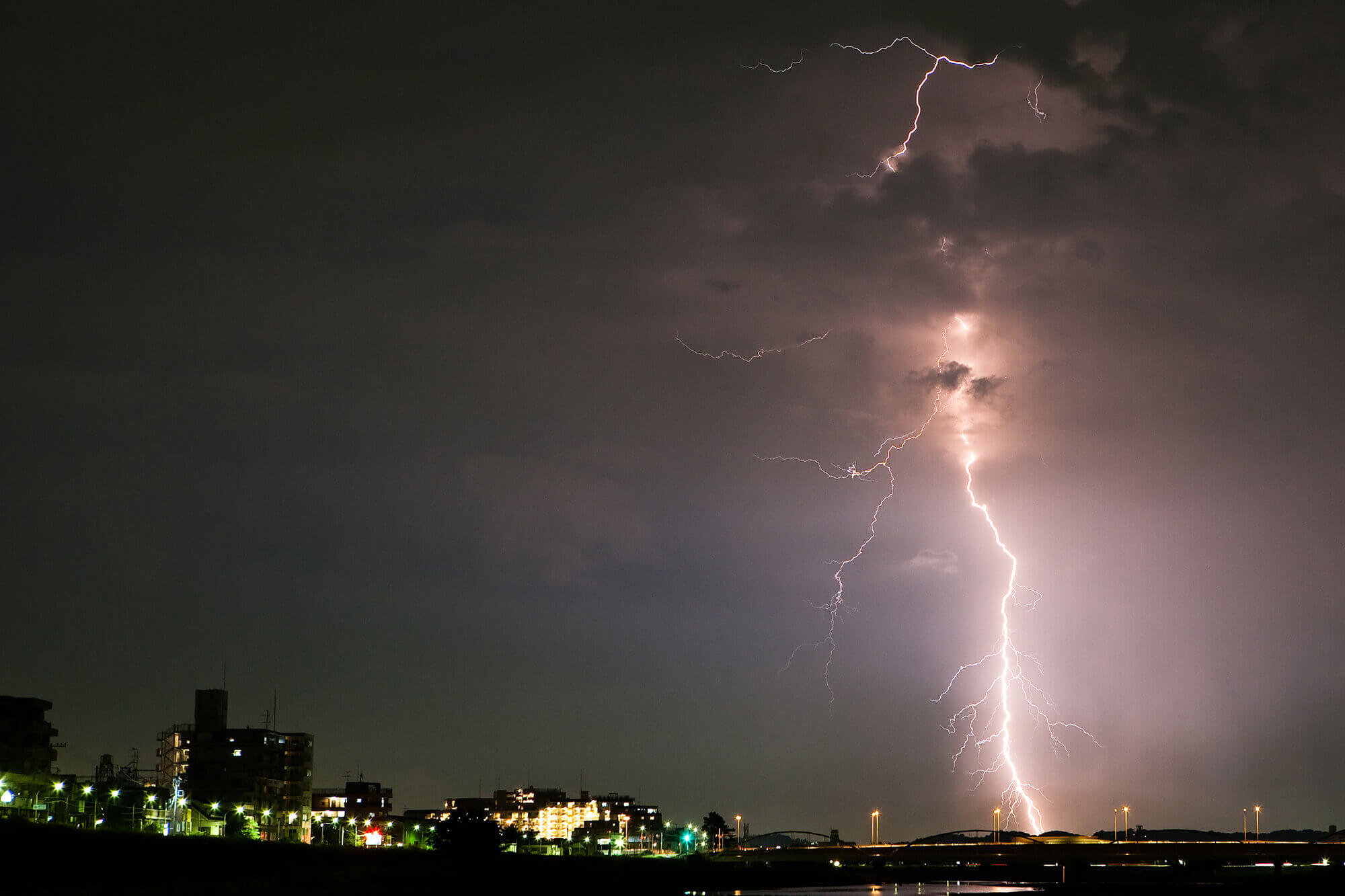 雷の背景画像