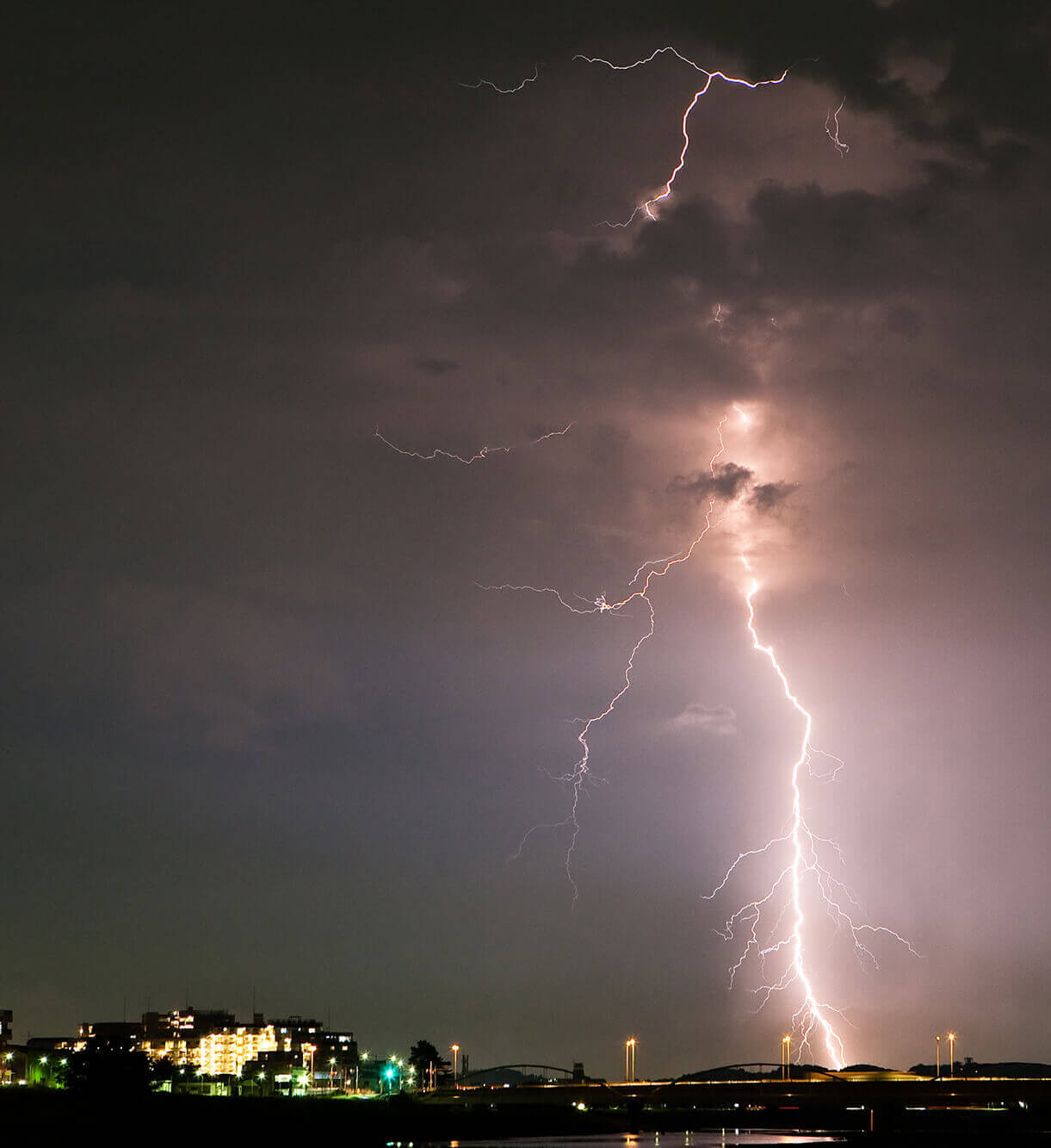 雷の背景画像