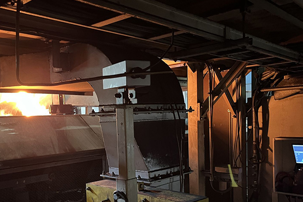 被加熱物温度計測の高精度化と自動化で、製造現場のDXに貢献