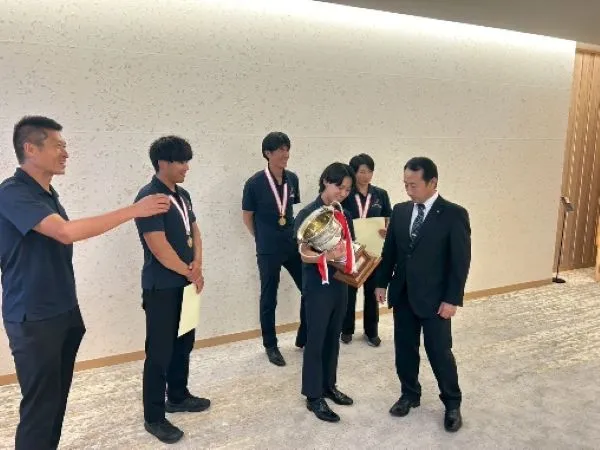 表敬訪問の様子4